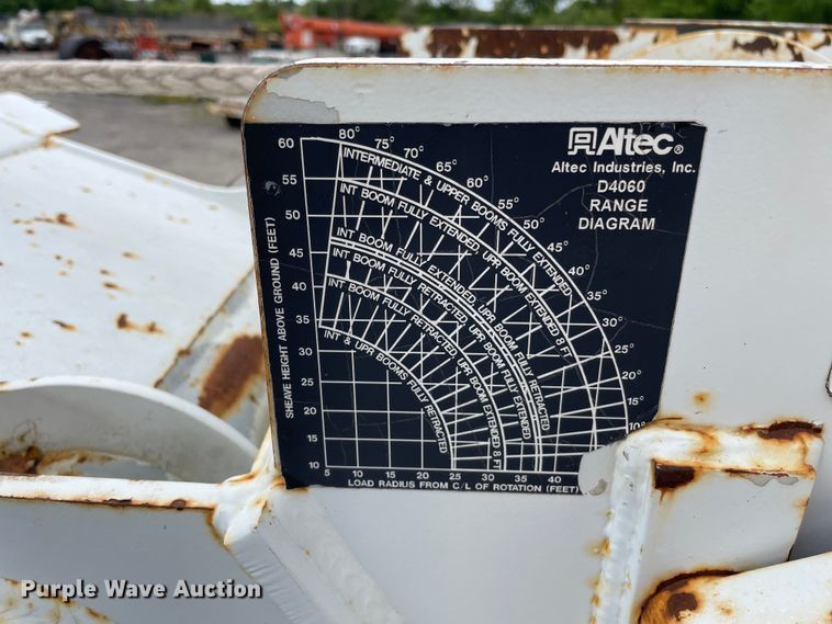 image for item OG9986 1998 International  2554 digger derrick truck