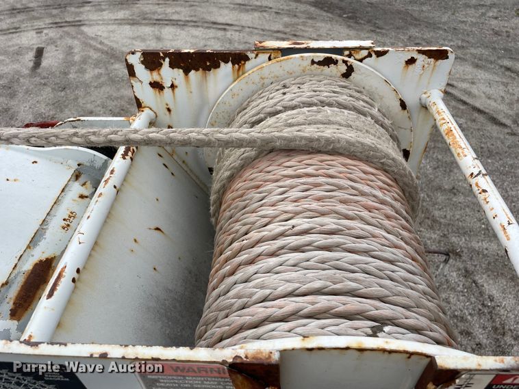 image for item OG9986 1998 International  2554 digger derrick truck