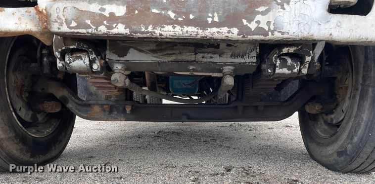 image for item OG9986 1998 International  2554 digger derrick truck