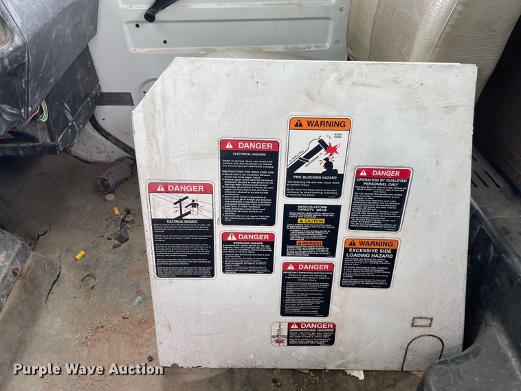 image for item OG9986 1998 International  2554 digger derrick truck