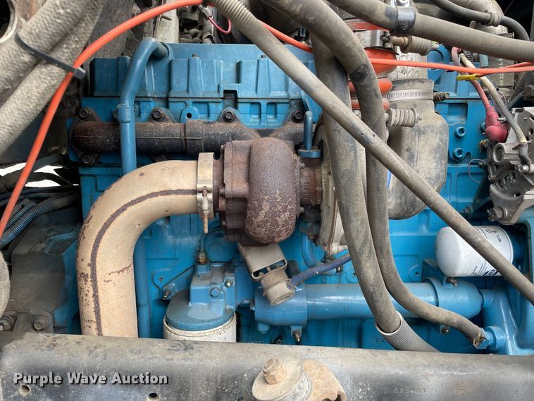 image for item OG9986 1998 International  2554 digger derrick truck