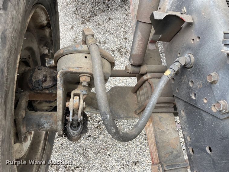 image for item OG9986 1998 International  2554 digger derrick truck