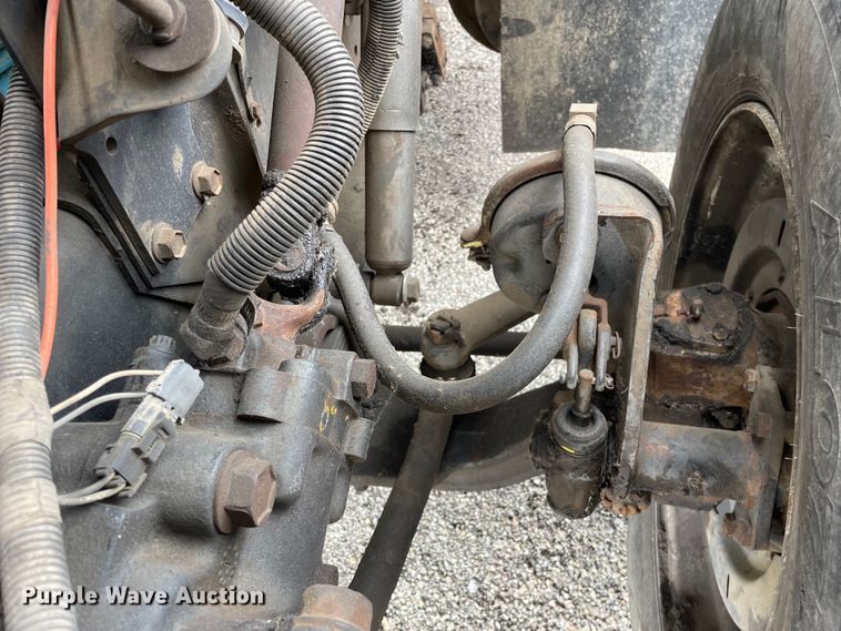 image for item OG9986 1998 International  2554 digger derrick truck