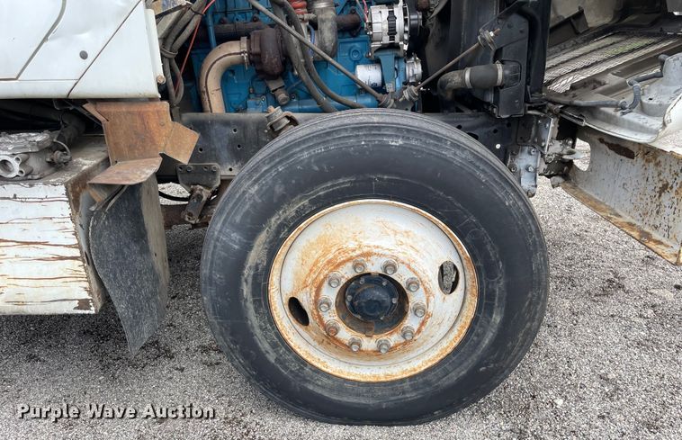 image for item OG9986 1998 International  2554 digger derrick truck