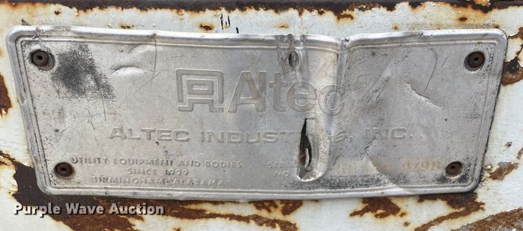 image for item OG9986 1998 International  2554 digger derrick truck