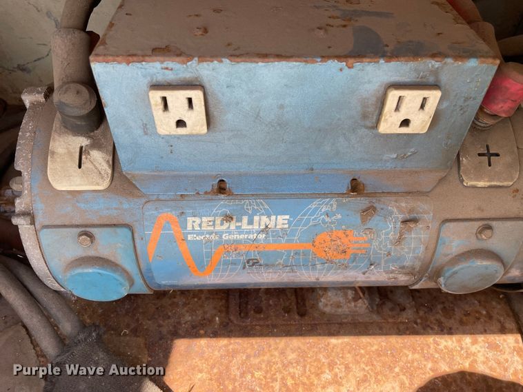 image for item OG9987 2004 International  4300 bucket truck