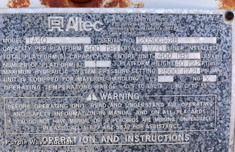 image for item OG9987 2004 International  4300 bucket truck