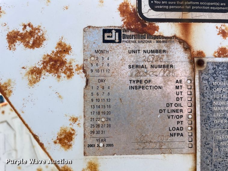 image for item OG9987 2004 International  4300 bucket truck