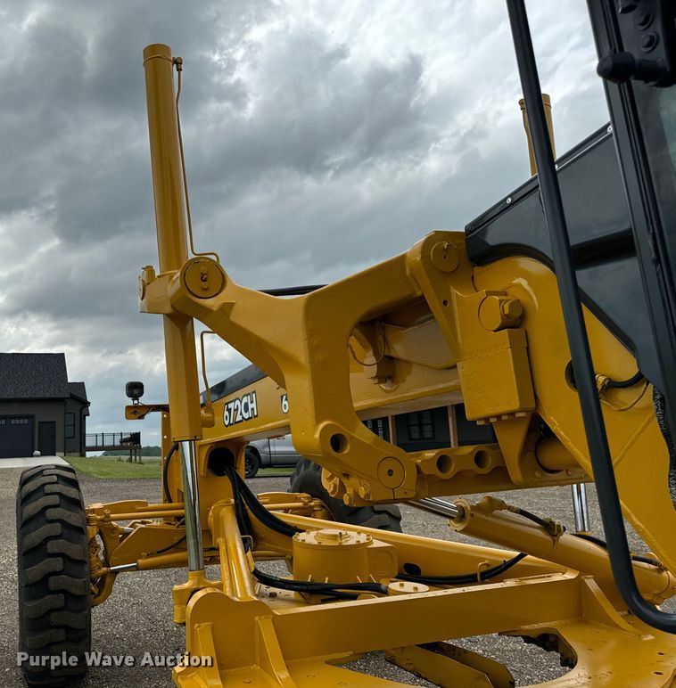 image for item OH9029 2002 John Deere  672CH Series II motor grader