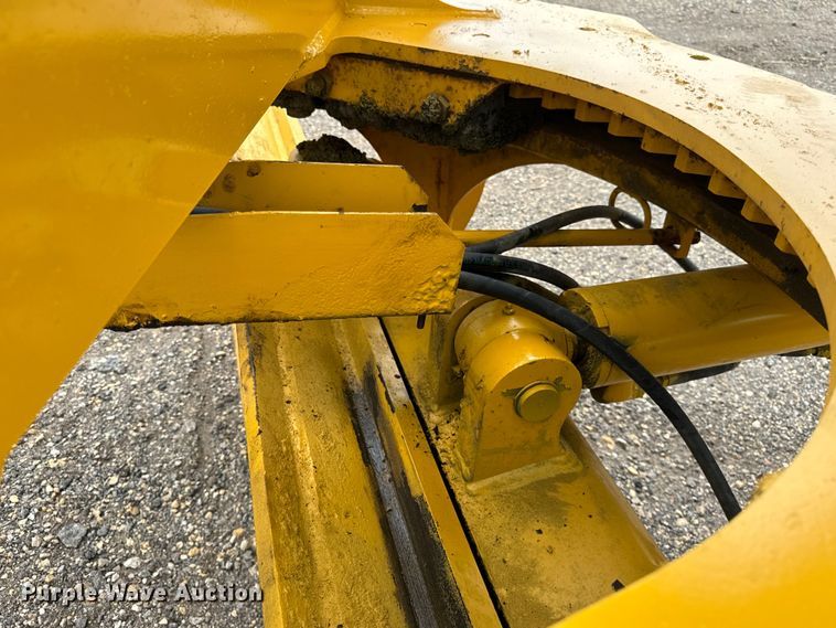 image for item OH9029 2002 John Deere  672CH Series II motor grader