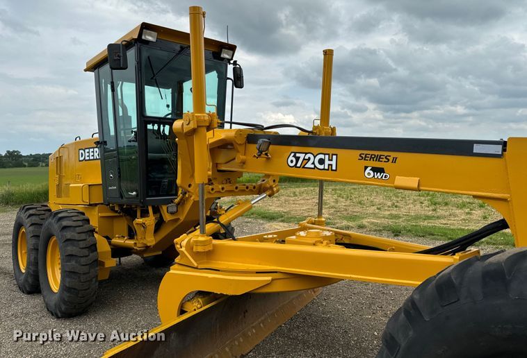 image for item OH9029 2002 John Deere  672CH Series II motor grader