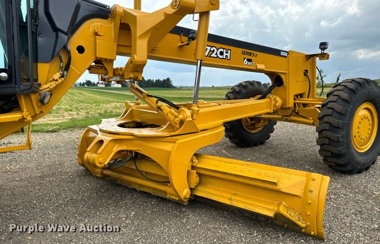 image for item OH9029 2002 John Deere  672CH Series II motor grader