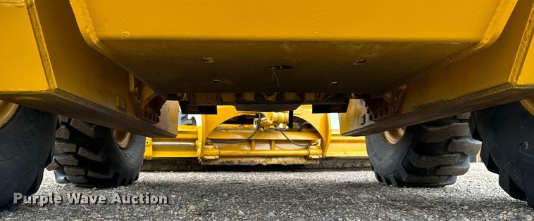 image for item OH9029 2002 John Deere  672CH Series II motor grader