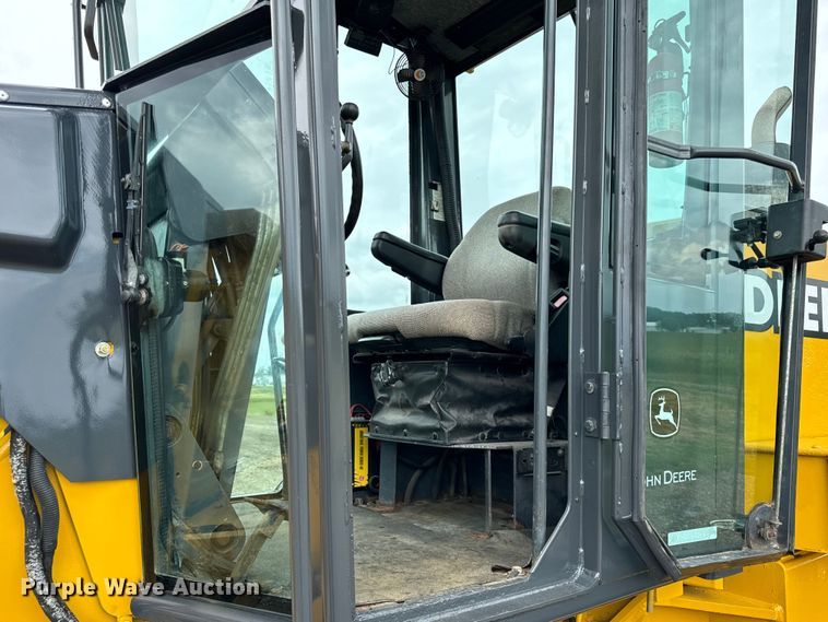 image for item OH9029 2002 John Deere  672CH Series II motor grader