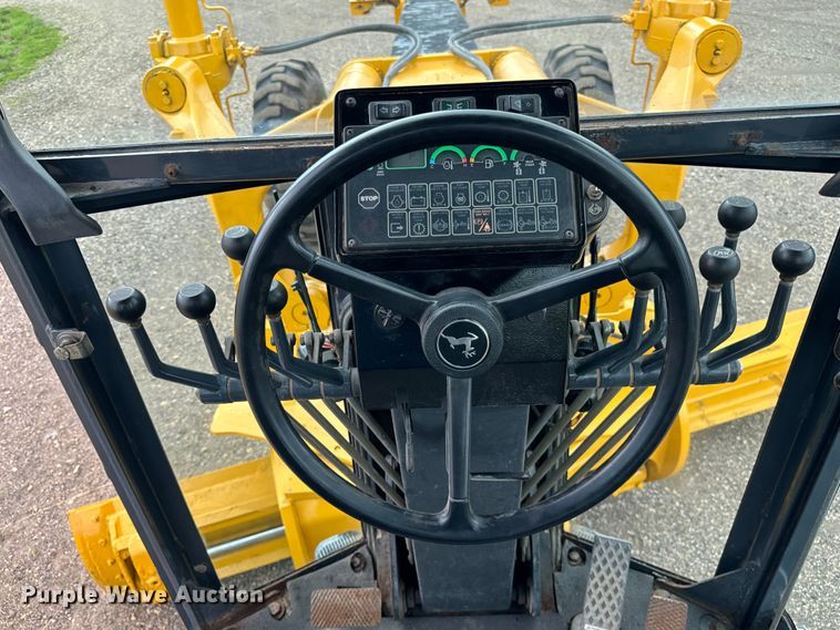 image for item OH9029 2002 John Deere  672CH Series II motor grader