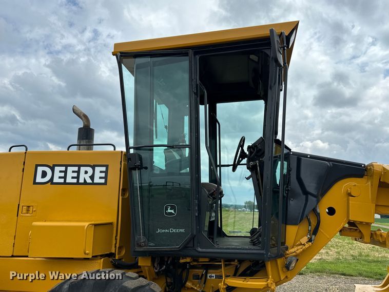 image for item OH9029 2002 John Deere  672CH Series II motor grader