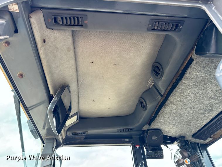 image for item OH9029 2002 John Deere  672CH Series II motor grader