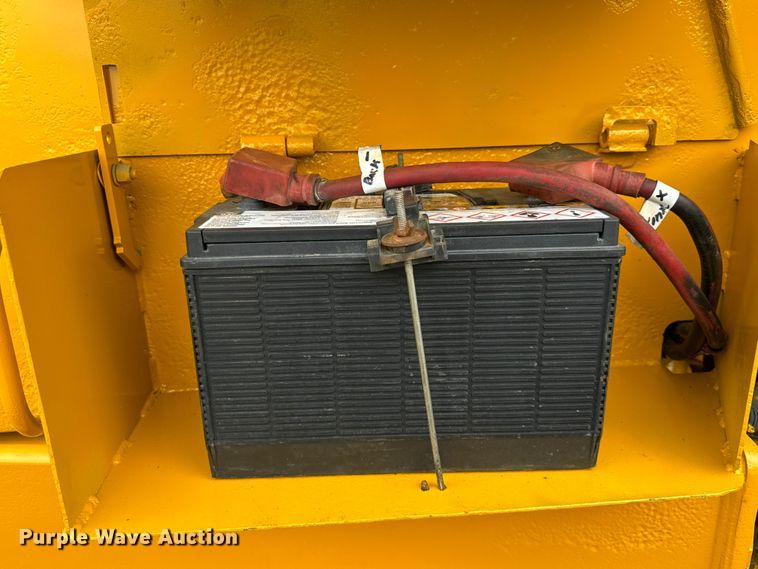 image for item OH9029 2002 John Deere  672CH Series II motor grader