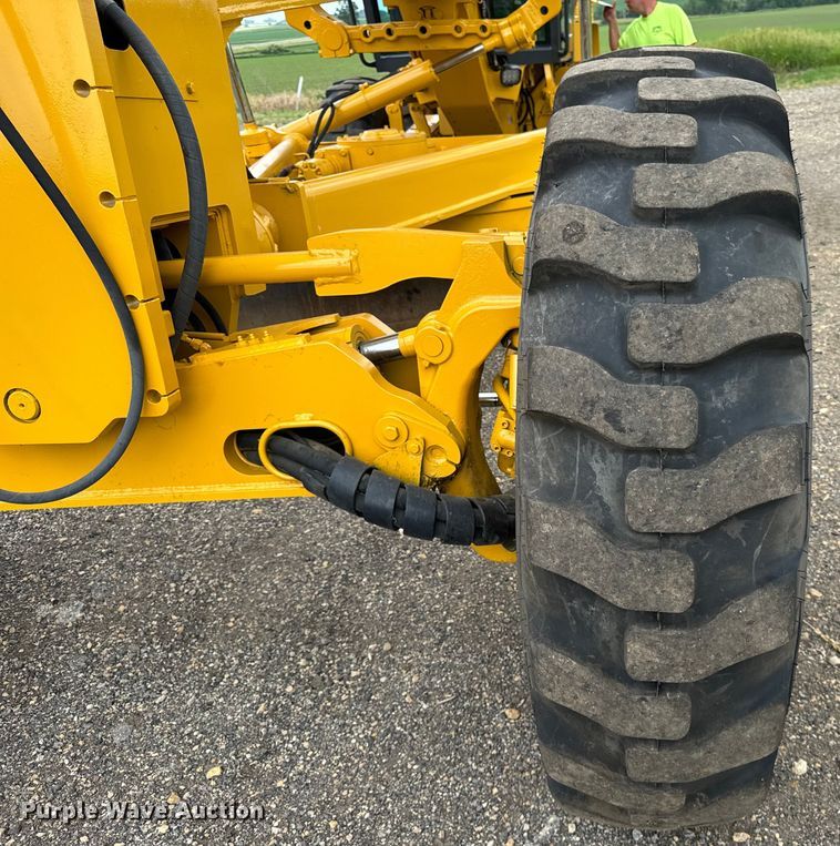 image for item OH9029 2002 John Deere  672CH Series II motor grader