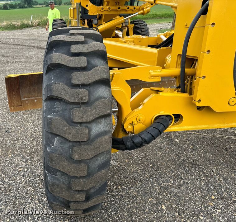 image for item OH9029 2002 John Deere  672CH Series II motor grader