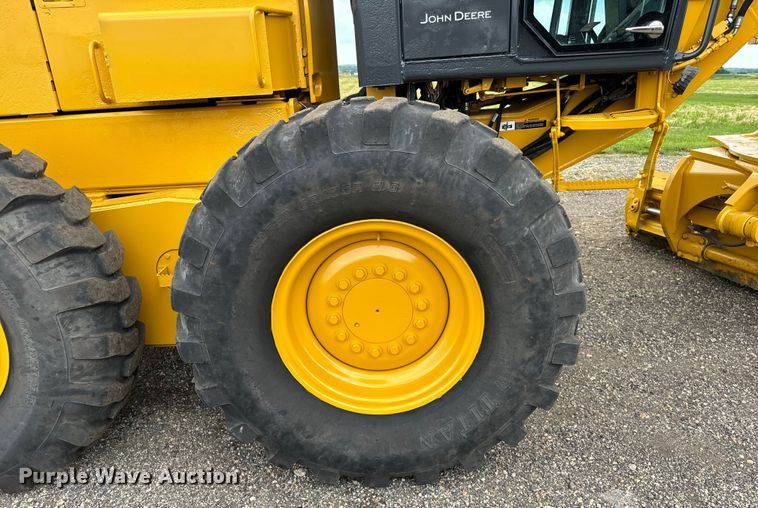 image for item OH9029 2002 John Deere  672CH Series II motor grader