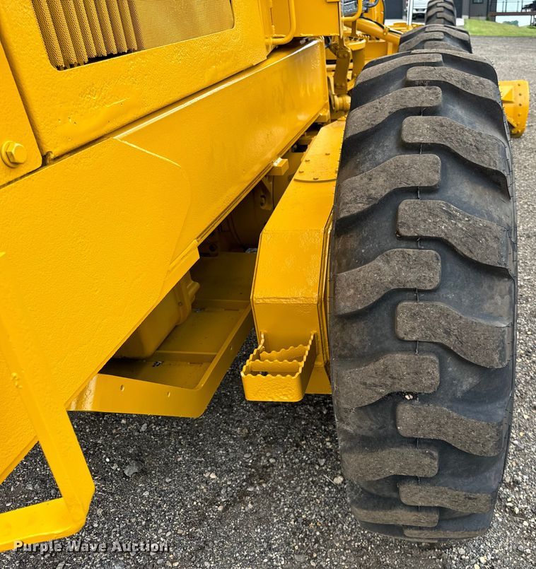 image for item OH9029 2002 John Deere  672CH Series II motor grader