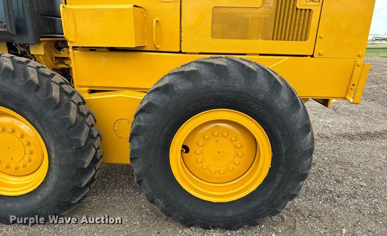 image for item OH9029 2002 John Deere  672CH Series II motor grader