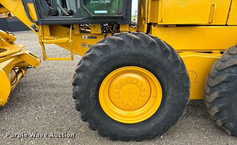 image for item OH9029 2002 John Deere  672CH Series II motor grader