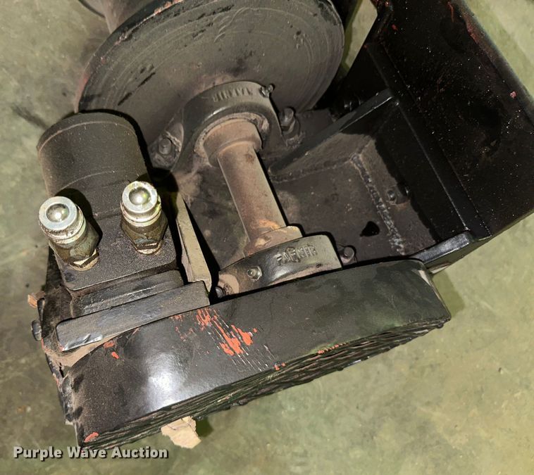 image for item OI9110 2000 International 4700 pulling truck