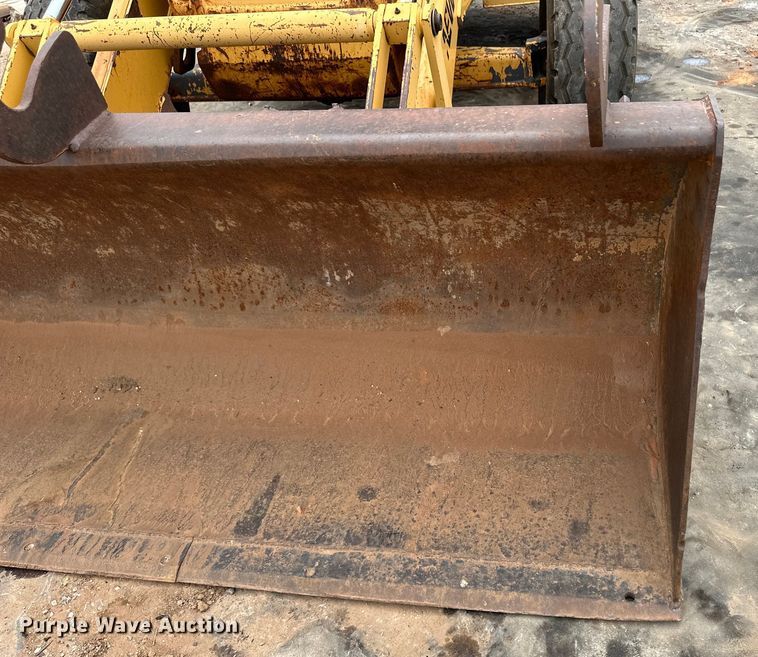 image for item OI9138 1996 New Holland 555E backhoe