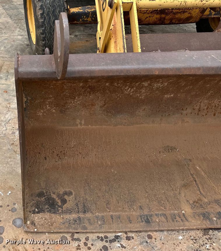 image for item OI9138 1996 New Holland 555E backhoe