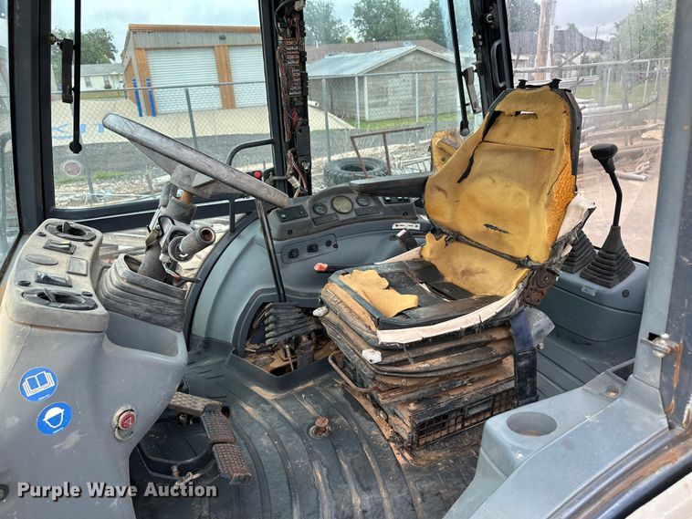 image for item OI9138 1996 New Holland 555E backhoe