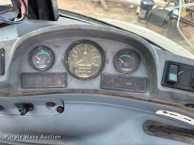 image for item OI9138 1996 New Holland 555E backhoe