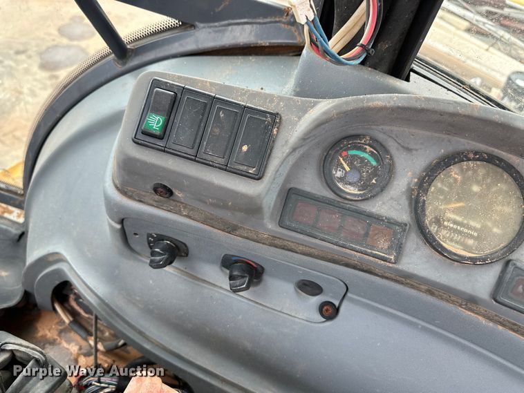 image for item OI9138 1996 New Holland 555E backhoe