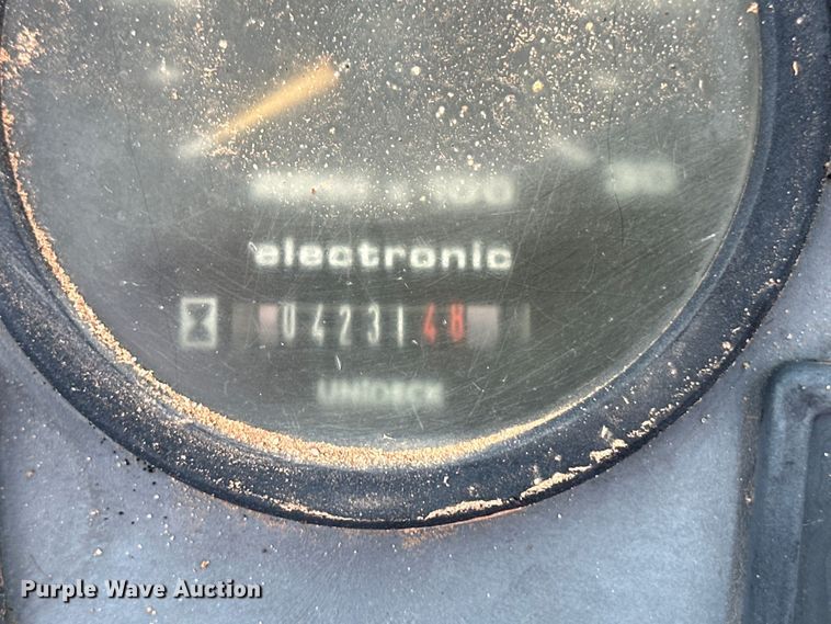 image for item OI9138 1996 New Holland 555E backhoe