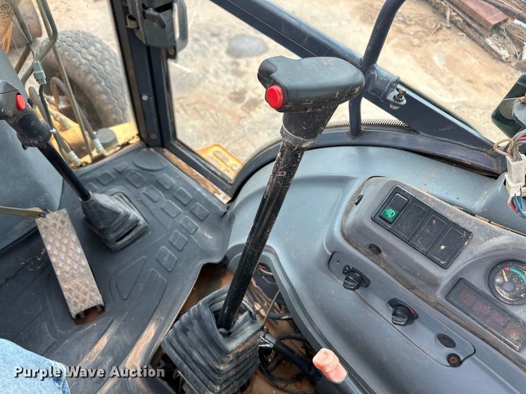 image for item OI9138 1996 New Holland 555E backhoe