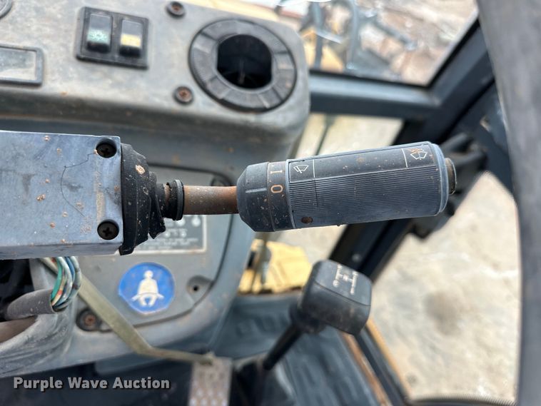 image for item OI9138 1996 New Holland 555E backhoe