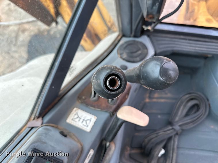 image for item OI9138 1996 New Holland 555E backhoe