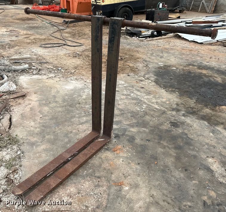 image for item OI9138 1996 New Holland 555E backhoe