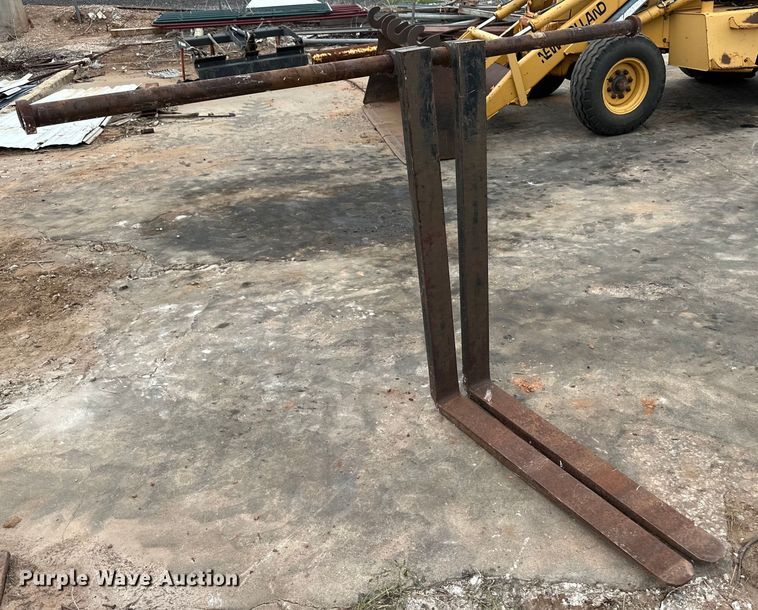 image for item OI9138 1996 New Holland 555E backhoe