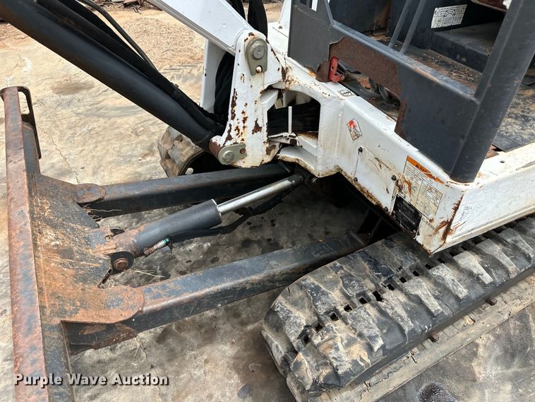 image for item OI9141 1999 Bobcat 331 mini excavator