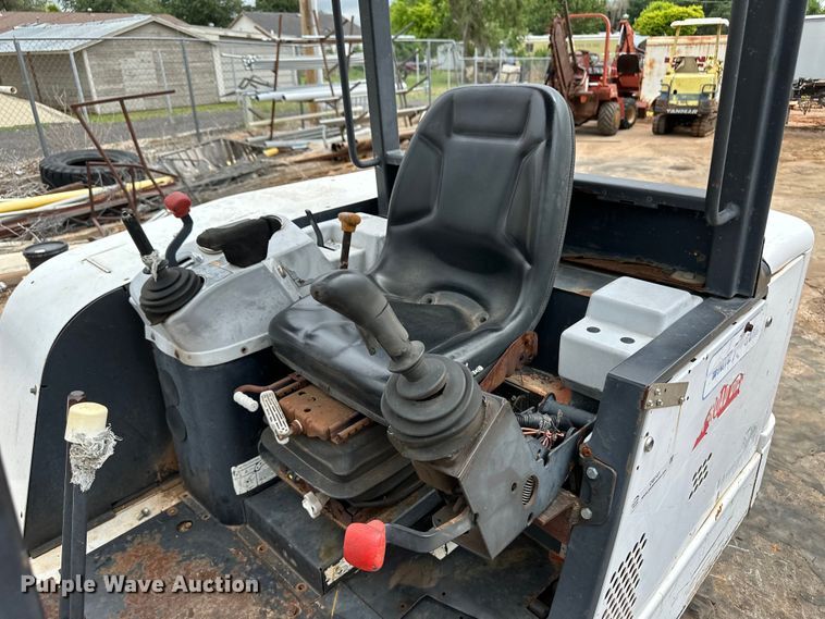 image for item OI9141 1999 Bobcat 331 mini excavator