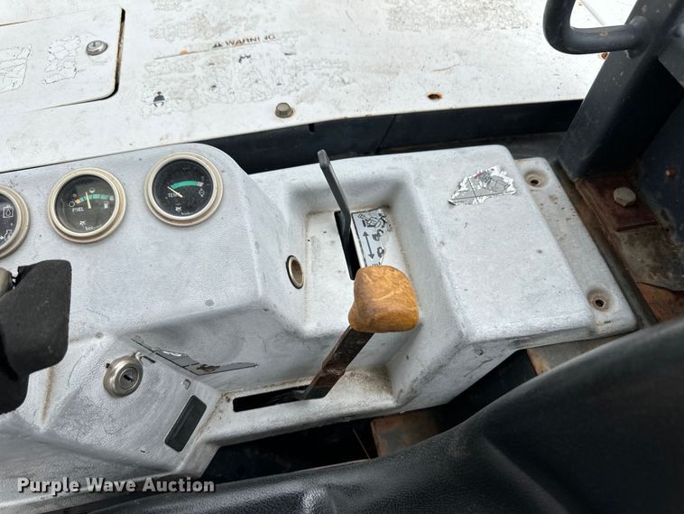 image for item OI9141 1999 Bobcat 331 mini excavator