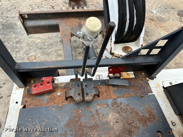 image for item OI9141 1999 Bobcat 331 mini excavator