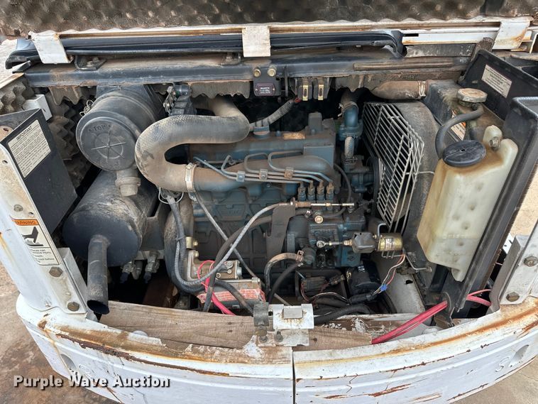 image for item OI9141 1999 Bobcat 331 mini excavator