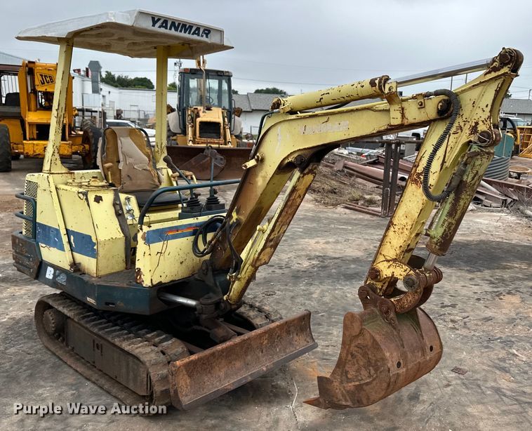 image for item OI9142 Yanmar B12 mini excavator