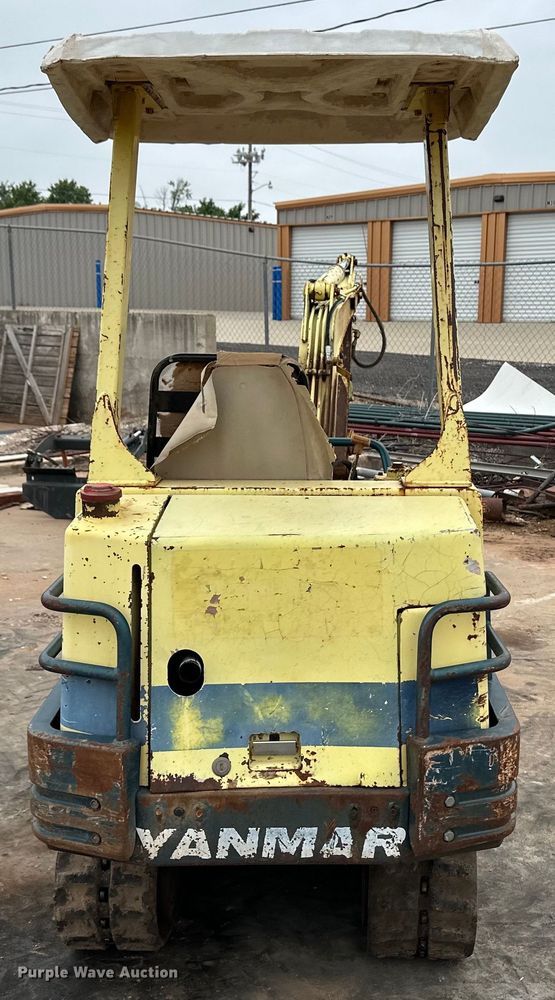 image for item OI9142 Yanmar B12 mini excavator