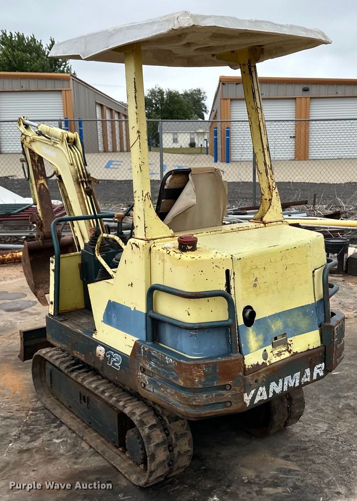 image for item OI9142 Yanmar B12 mini excavator