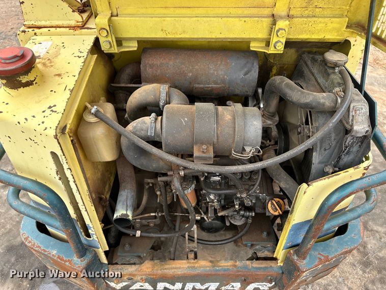 image for item OI9142 Yanmar B12 mini excavator
