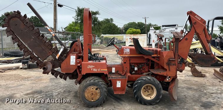 image for item OI9143 2000 Ditch Witch 3700 trencher